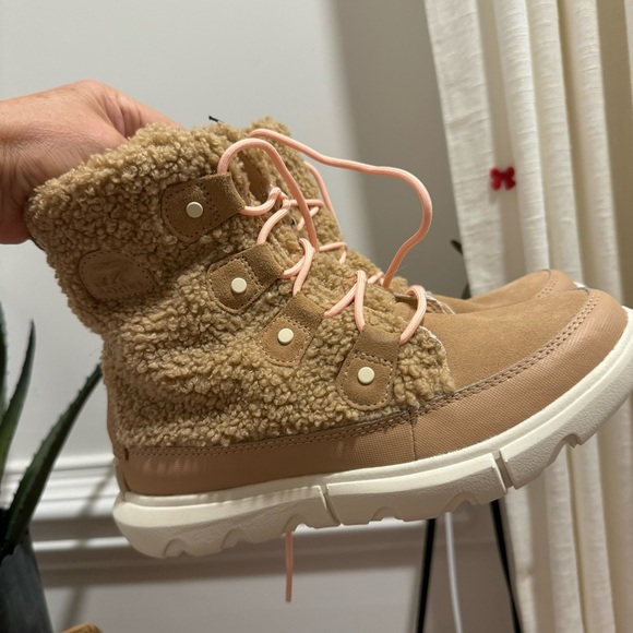 SOREL Joan shearling ankle boots Size 7.5 - Picture 5 of 11